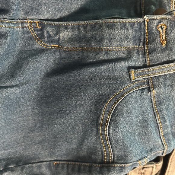 Beautiful and stretchy fashion nova blue wash jeans size 9 - Picture 4 of 6